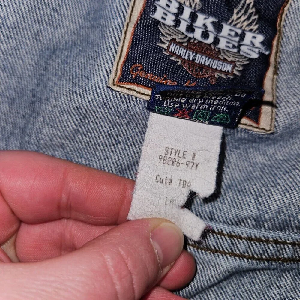 Biker Blues Harley Davidson Cropped Denim Jacket Embroidered Flags Ladies Small - Picture 12 of 14